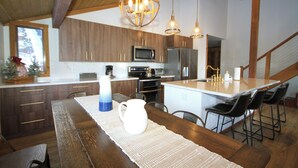 Private kitchen - Mountainback #116, Loft,Corner-no pets accepted (Mammoth Lakes)