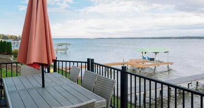 Lakefront House w/ Kayaks, Fire Pit & Game Room