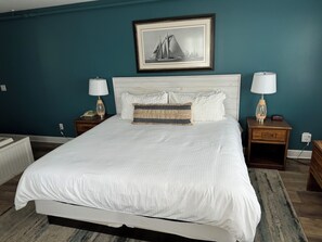 Down duvets, iron/ironing board, free WiFi, bed sheets - Pontiac Lodge (Mackinac Island)