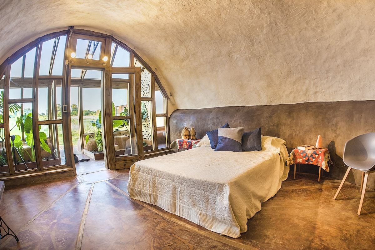 Panoramic Room, 1 Queen Bed | Soundproofing, bed sheets