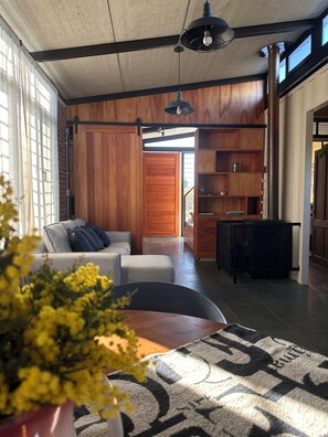 Family House, 2 Bedrooms, Non Smoking, Garden View | Living area