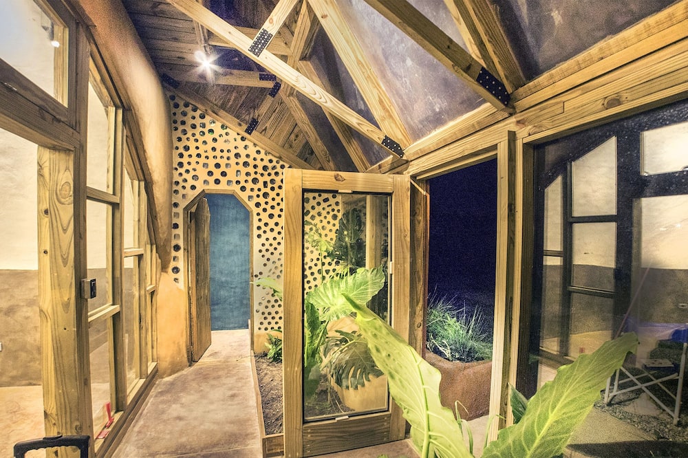 Caliu Earthship Ecolodge