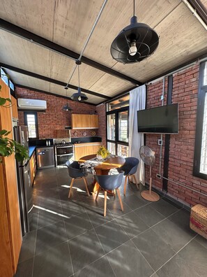 Family House, 2 Bedrooms, Non Smoking, Garden View | Living area