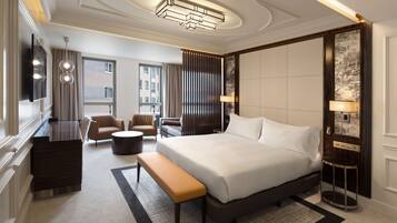 Deluxe Room, 1 King Bed | Minibar, in-room safe, individually decorated, desk