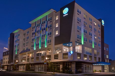 Exterior. Tru By Hilton St. Petersburg Downtown Central Ave, FL