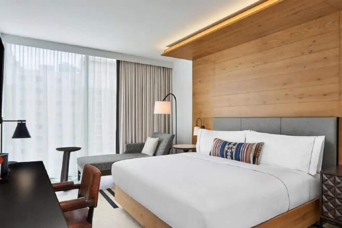 1 bedroom, premium bedding, down comforters, pillowtop beds