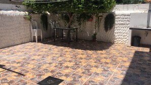 Vacation Home | Courtyard view