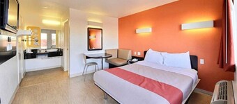 Motel 6 Laredo South