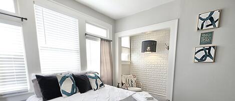 アイロン / アイロン台、旅行用ベビーベッド、WiFi、ベッドシーツ