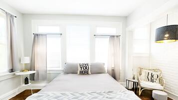 熨斗/熨衣板、旅行婴儿床、WiFi、床单