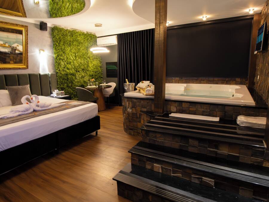 Individually decorated, individually furnished, desk, soundproofing