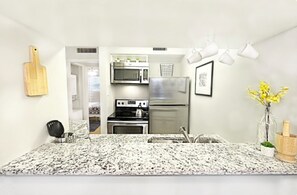 Fridge, oven, stovetop, dishwasher