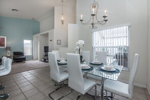 Villa | Private kitchen - Windsor Villa Westhaven (Davenport)