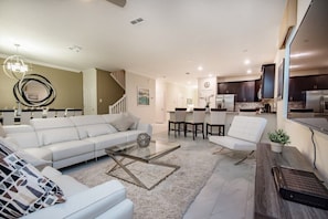 Villa (9000HS) | Living room | Flat-screen TV, foosball