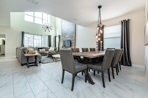 Vila (5 bedroom 5 bathroom in Storey Lake) | 5 quartos, Wi-Fi de cortesia