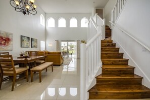 Villa (5 bedroom 3.5 bathroom pool villas) | Interior