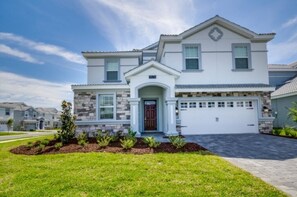 Villa (The Ultimate 9 Bedroom 5 Bathroom) | Exterior