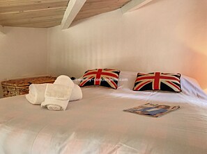 1 slaapkamer, een strijkplank/strijkijzer, gratis wifi