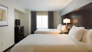 2 bedrooms, in-room safe, iron/ironing board, free WiFi