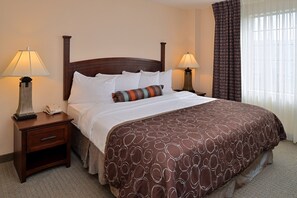 2 bedrooms, in-room safe, iron/ironing board, free WiFi