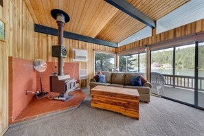 Smart TV, fireplace, offices