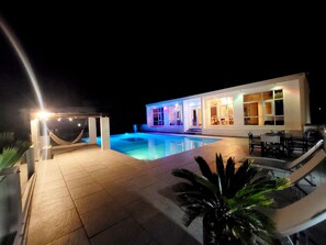 Outdoor pool - CARIBBEAN 181 - Modern Beachfront House (Guayama)
