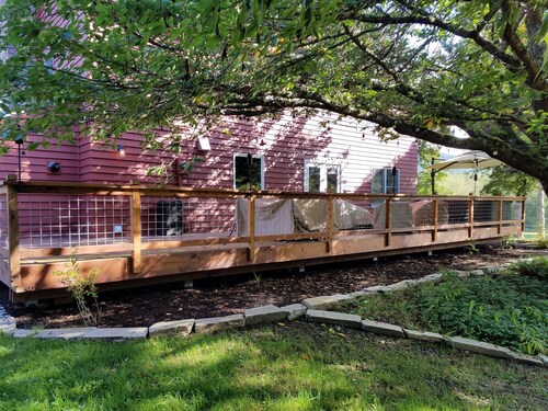 Relax on the Ranch…..HOT TUB, SHEEP