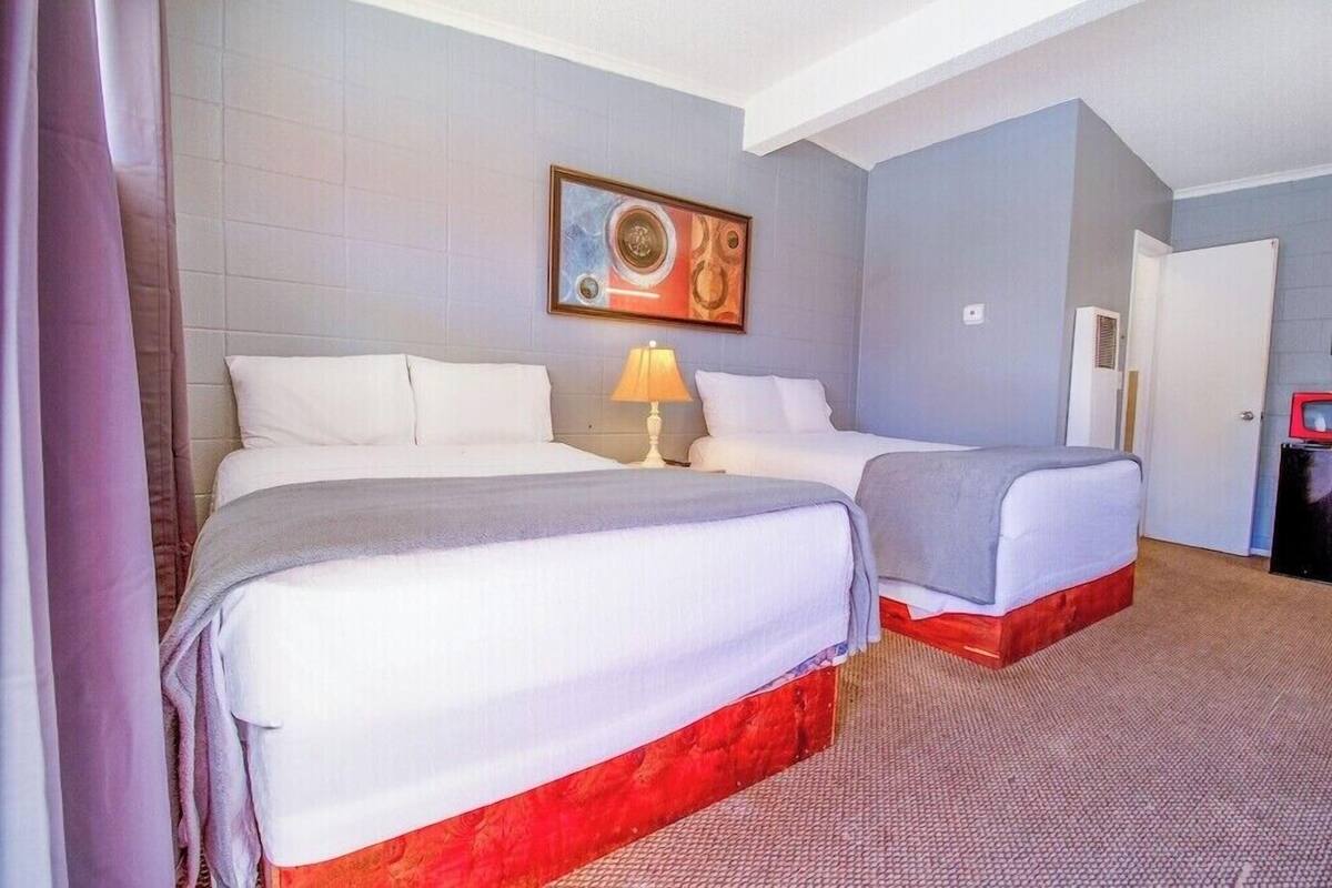 WiFi (free), bed sheets