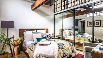 5 bedrooms, WiFi, bed sheets