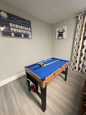 Spielezimmer