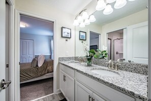 Bathroom - 6 Bedroom 5 Bathroom Vacation Home (Davenport)