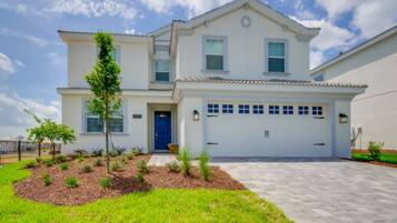 Villa (6 Bed Champions Gate Resort Golf Comm) | Exterior