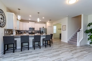 Villa (6 Bedroom 5 Bathroom) | Private kitchen