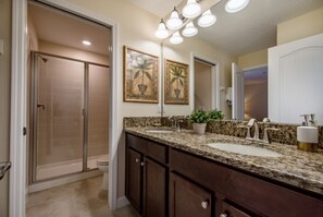 Villa (5 Bedroom in Champions Gate) | Bathroom - 5 Bedroom in Champions Gate (Davenport)