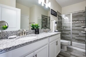 Vila (8 Bedroom 5 Bathroom Villa) | Kamar mandi