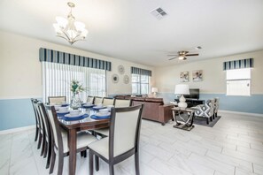 Villa (9155CW00) | Private kitchen