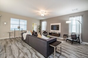 Villa | Living room | LCD TV - Sand Trap Villa Champions Gate (Davenport)