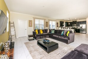 Villa (9020HS) | Living room