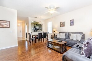 Apartment | Living room - 744lam Regal Palms Resort Town Home (Davenport)