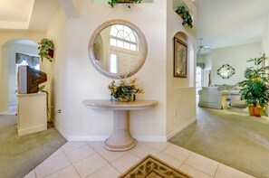 Villa (1802NHD) | Interior