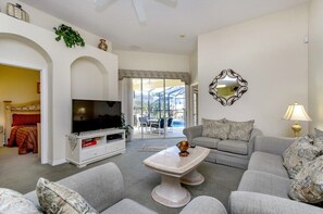 Villa (1802NHD) | Living room