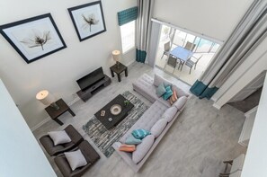 Vila (1569TL Ultimate 5 Bedroom 5 Bathroom) | Sala de estar | TV de tela plana
