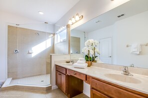 Villa (5244OA Luxury 6 Bedroom 4.Bath  Home ) | Bathroom - 5244oa Luxury 6 Bedroom 4.bath Home With Spa (Davenport)