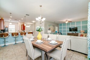 Villa (ShowHome 5 bedroom Champions Gate Vil) | Private kitchen | Microwave, oven, dishwasher, coffee/tea maker - Showhome 5 Bedroom Champions Gate Villa 1401mvd (Davenport)