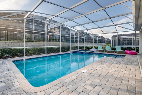 Villa (1574OL Ultimate 8 Bedroom ) | Pool