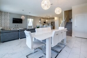 Villa | Private kitchen - 8911sd Champions Gate 8 Bedroom Resort Villa (Davenport)