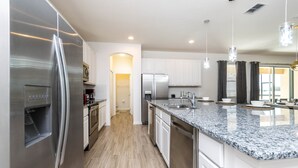 Unclassified image, 3 of 61, button - 11 Bedroom 9.5 Bathroom 4792sq Foot Villa 6025bod (Davenport)