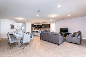 Villa (1852NC 8 Bedroom 6 Bathroom Windsor) | Living room