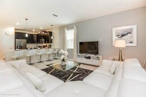 Vila | Ruang keluarga | TV layar datar