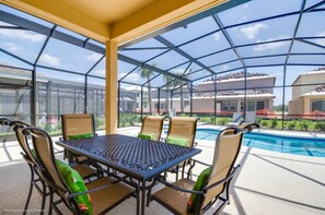 Villa (Ultimate 6 Bedroom 5 Bathroom Solterr) | Balcon